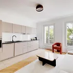 Modern Flat - 6P- Voltaire