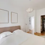 Modern Flat - 6P- Voltaire